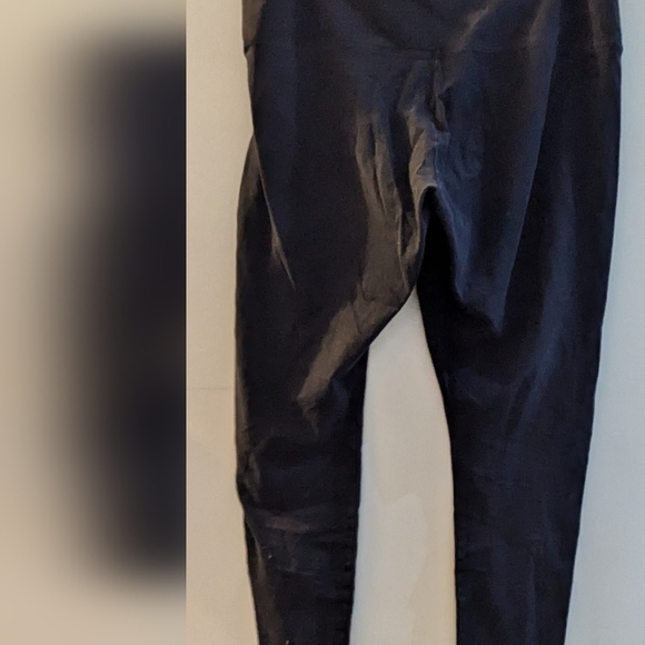 💛 Black crop leggings - Picture 2 of 4